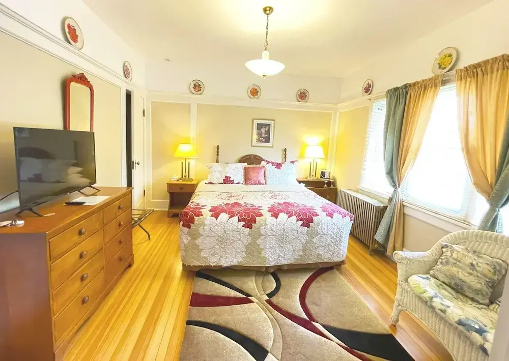 White Rose Inns & Motel