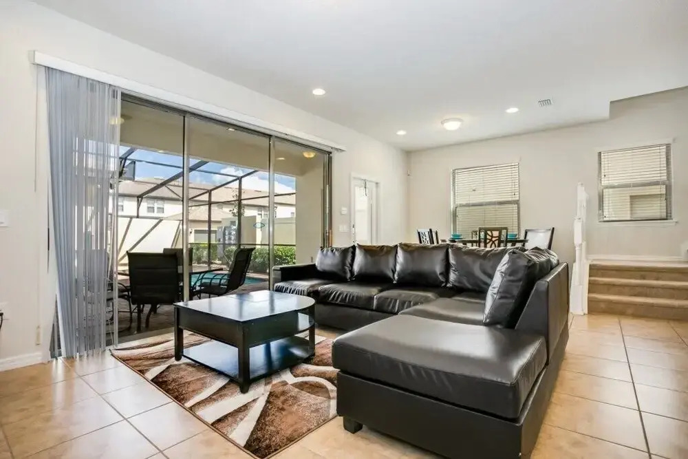 Adriatico Villa Windsor At Westside