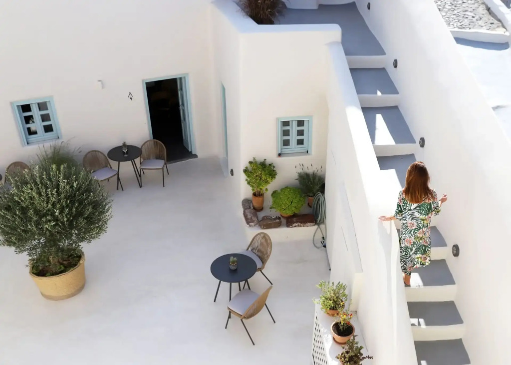 Arxegono Cave Houses Santorini