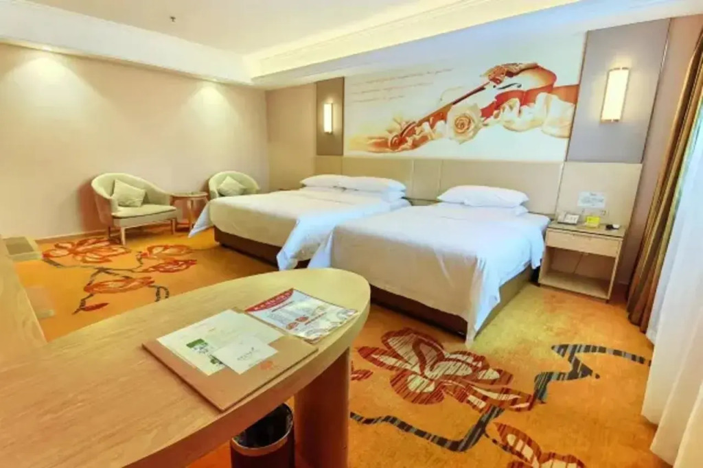 Vienna Hotel (Suzhou Wujiang Huayuan Road)