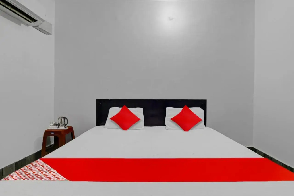 OYO Flagship 80648 Hotel Aastha