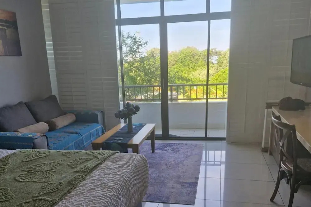 Studio Resort Apartment - Sleeps 2 - Beachside