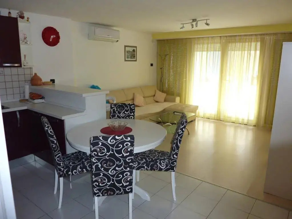 Apartment Karma2