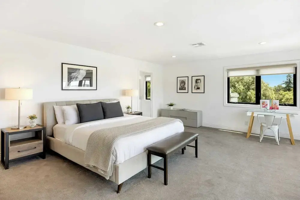 6bdr Modern Oasis w/ Game Room, Outdoor Living & Views! Edendale by Avantstay