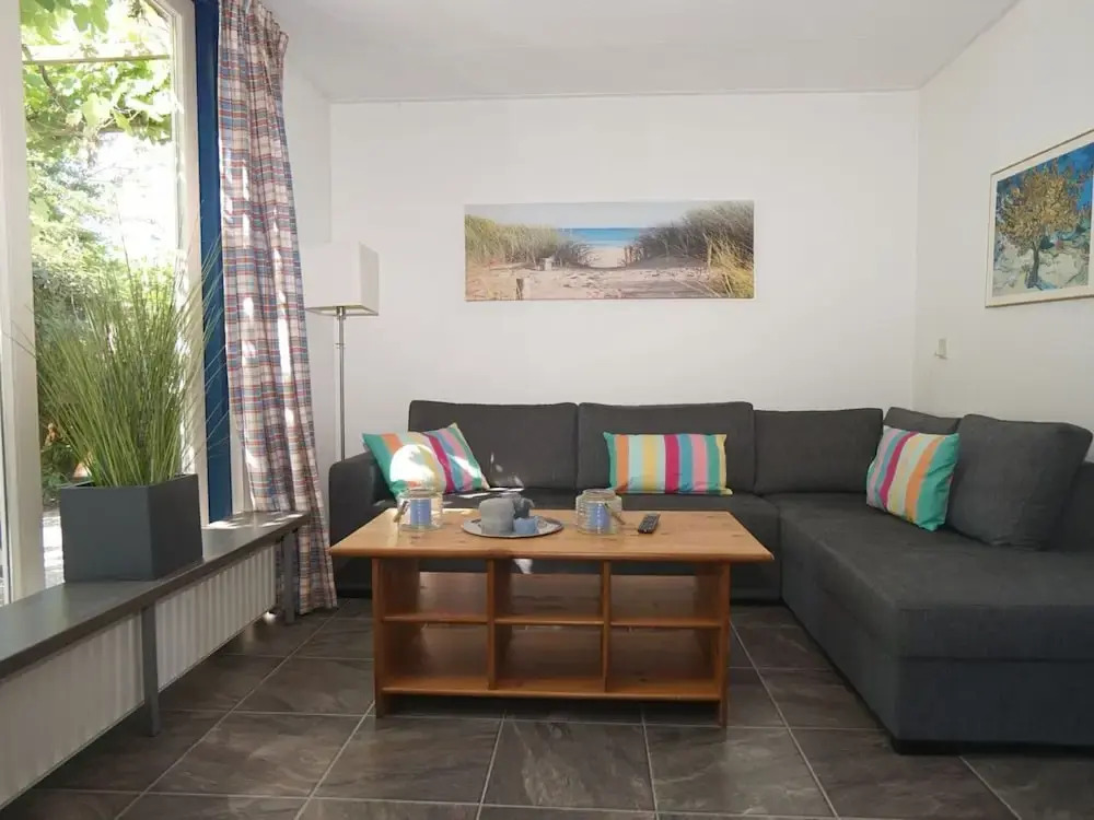 Pleasant Holiday Home in Ouddorp With Garden