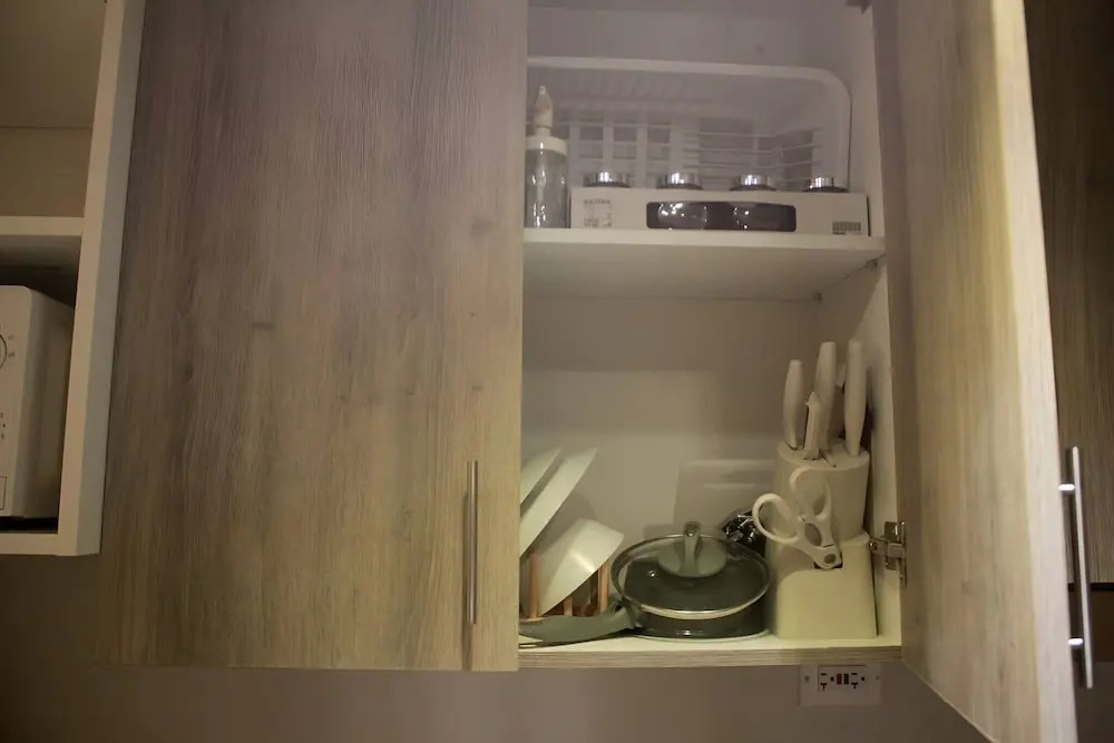 Luxury Bay Condo Near MOA With Balcony Free Wi-fi