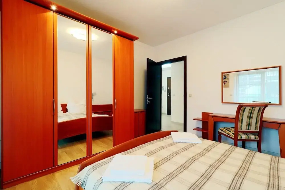 Emerald Apartment