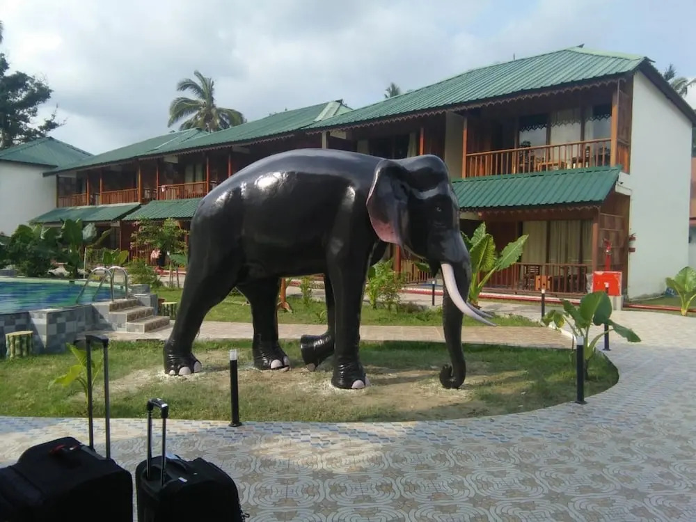 Holiday Inn Beach Resort