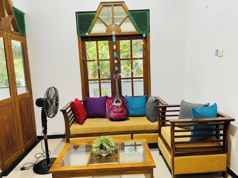 Charming 2-bed Apartment in Weligama