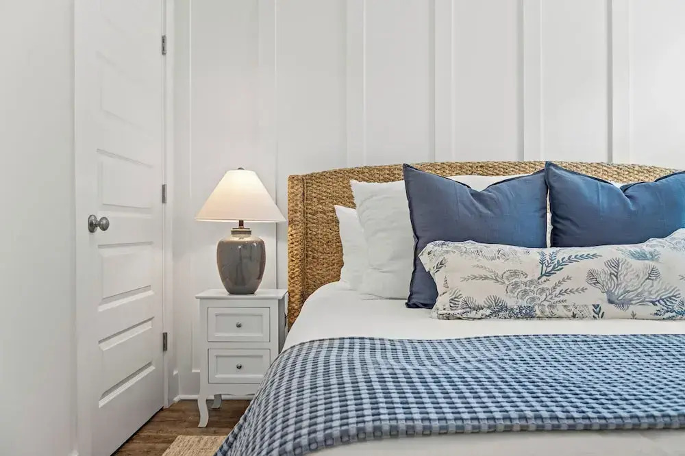 Spacious 6BR Beach Home Sleeps 15 Relax & Reconnect at Coastal Breeze
