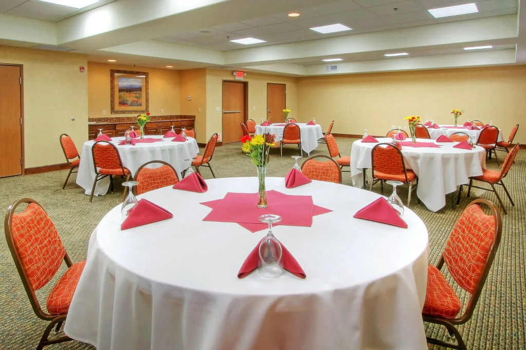 Holiday Inn Express Hotel & Suites Las Vegas NM by IHG