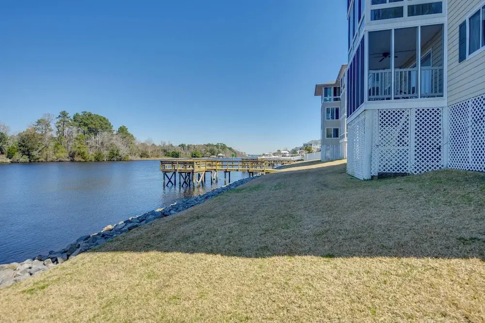Walk to Beach: North Myrtle Beach Condo w/ Sunroom