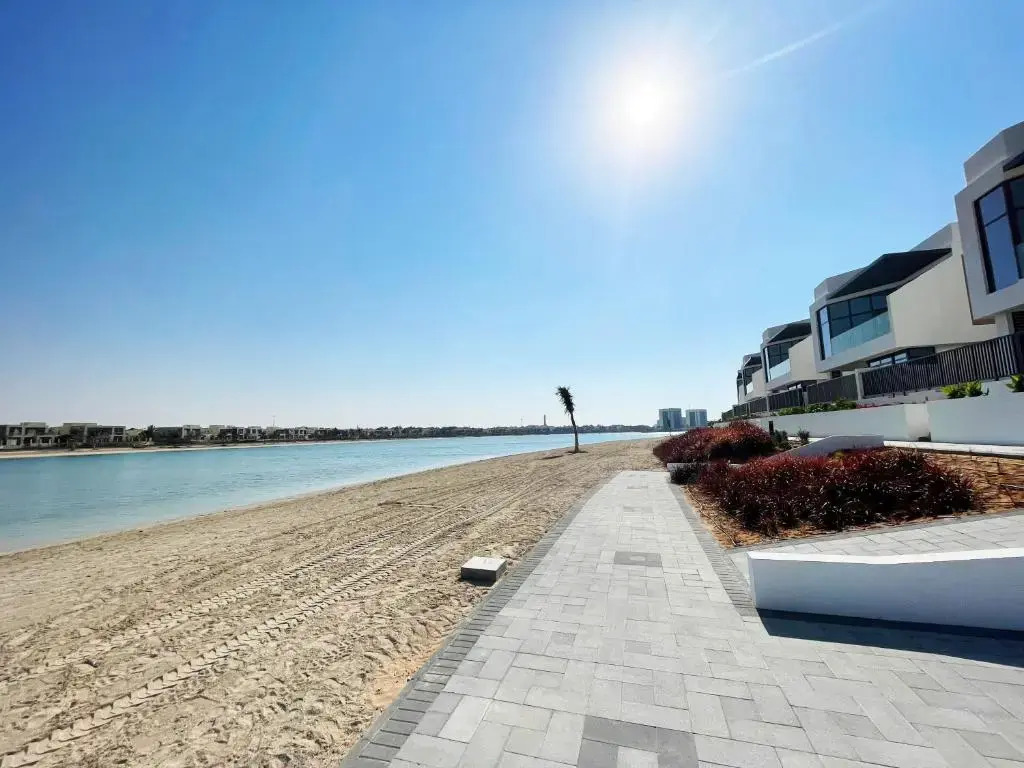 RH- Amazing 4BR Villa with private pool near Beach