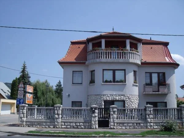Sasi Panzió 2
