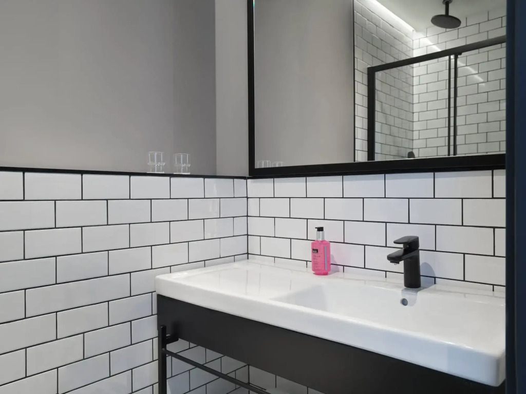 Отель Moxy Belgrade