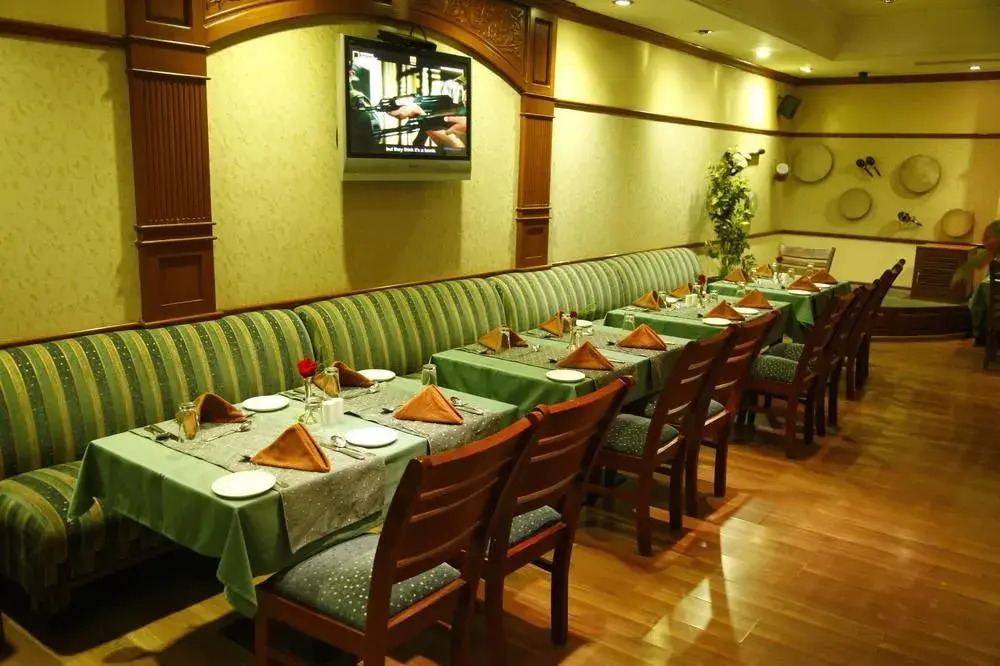 OYO Premium Gandhipuram Avinashi Road