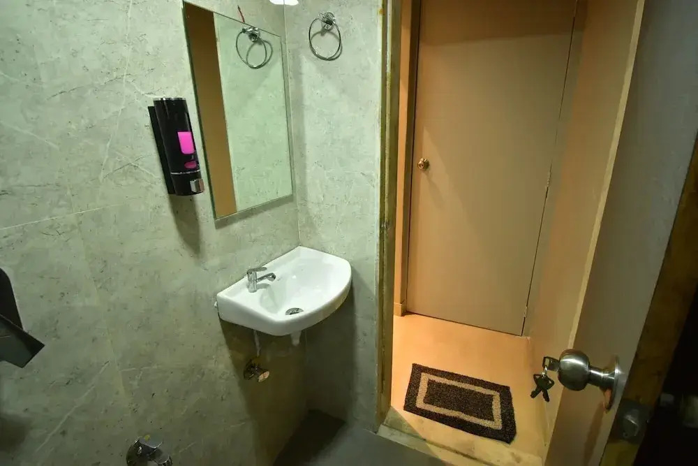 Dhanvantari Hotel