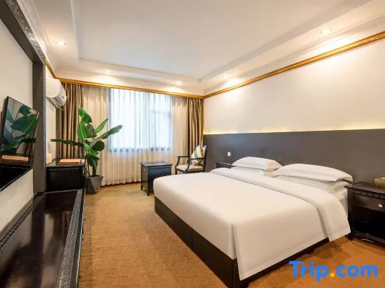 Reed Sea Courtyard Homestay