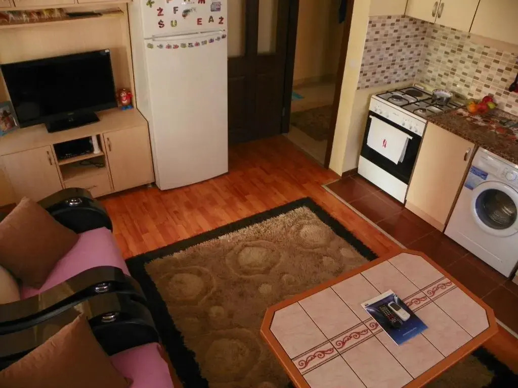 MOURAT Holiday Apartment Flat Furnished House Cheap Sleeping Rooms