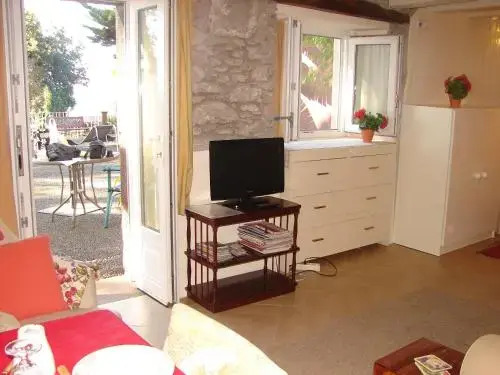 Romantic Studio