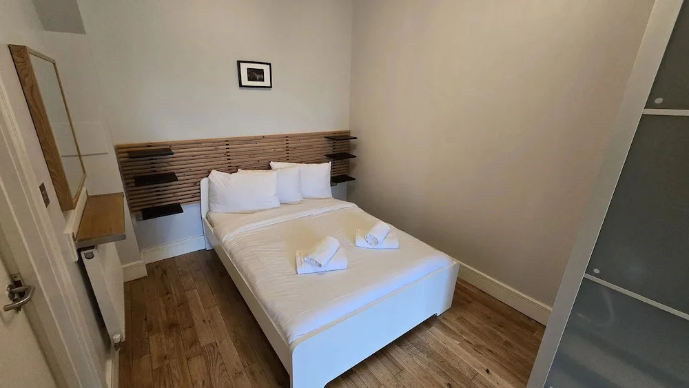 Westciti Chatsworth Road Apartments