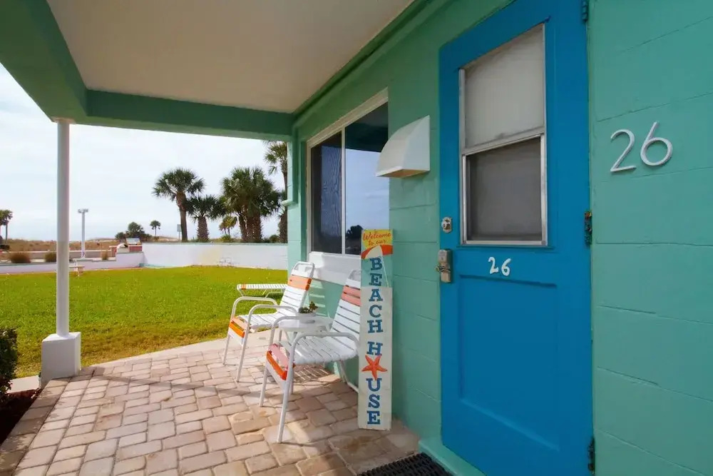 Tropic Terrace #26 - Beachfront Rental 1 Bedroom Condo by RedAwning