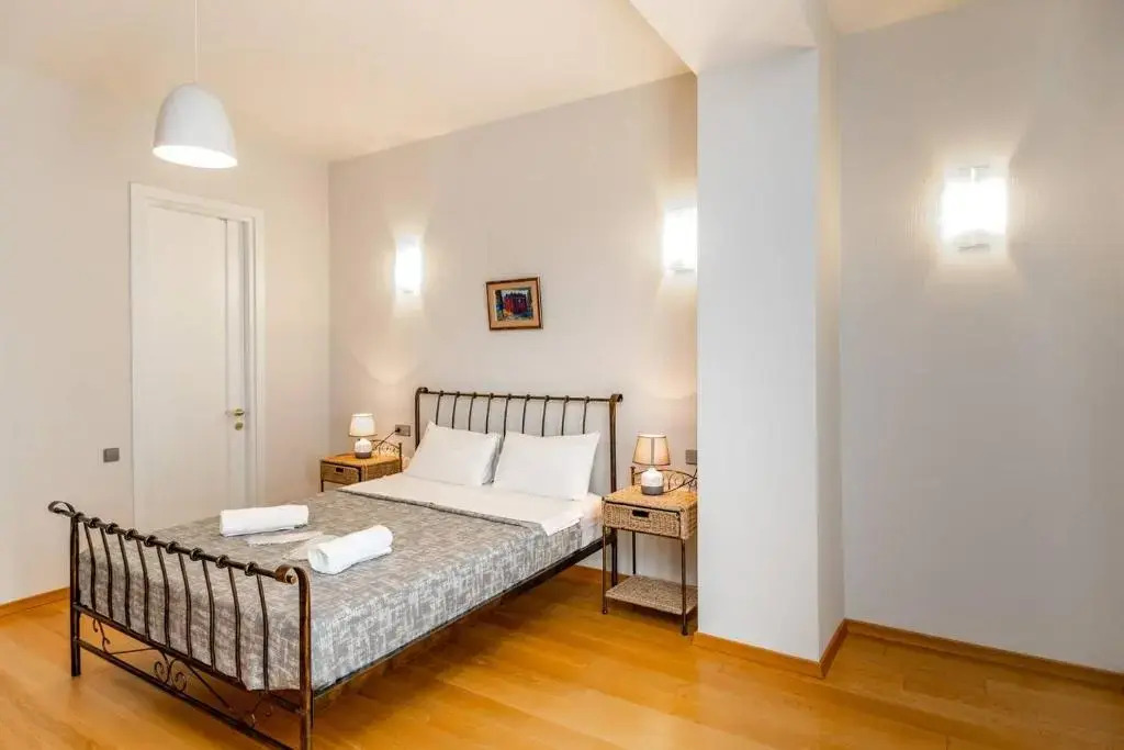 Wehost Spacious place near Rustaveli