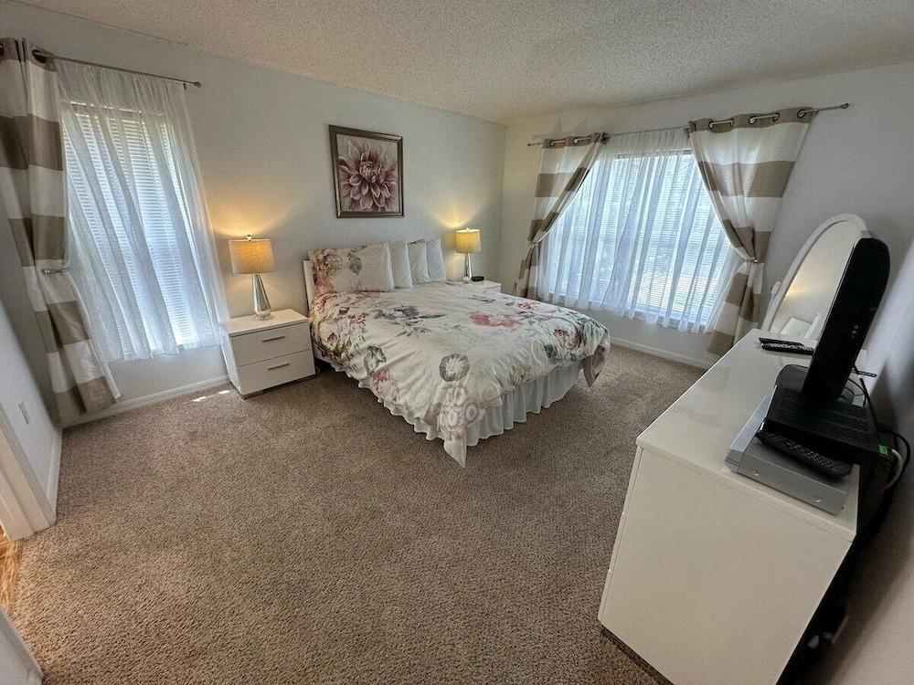 Beautiful Villa Near Disney Private Pool
