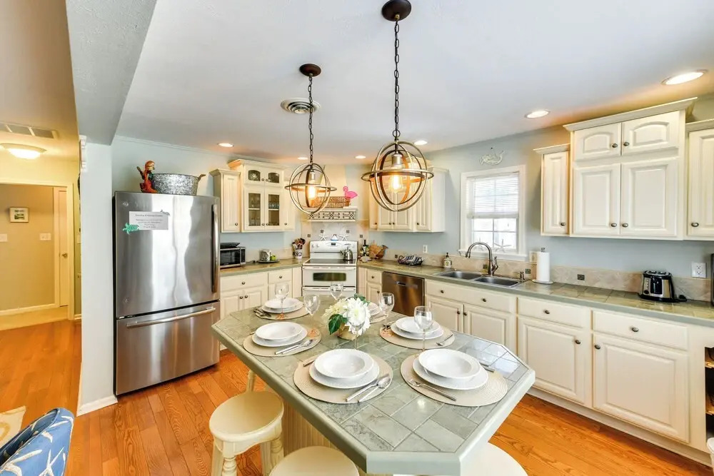 2 Mi to Boardwalk: Home w/ Deck in Bethany Beach!