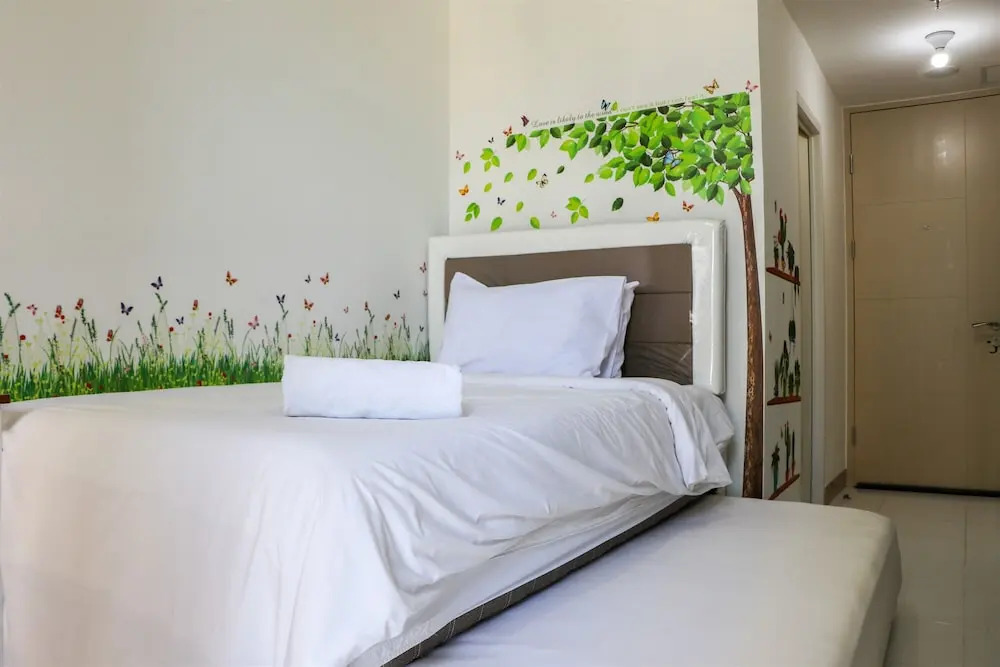 Homey and Good Price Studio at Tokyo Riverside PIK 2 Apartment By Travelio