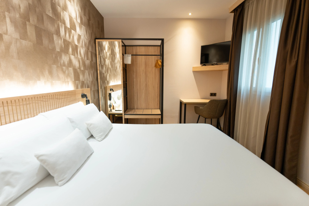 Отель Petit Palace Eixample