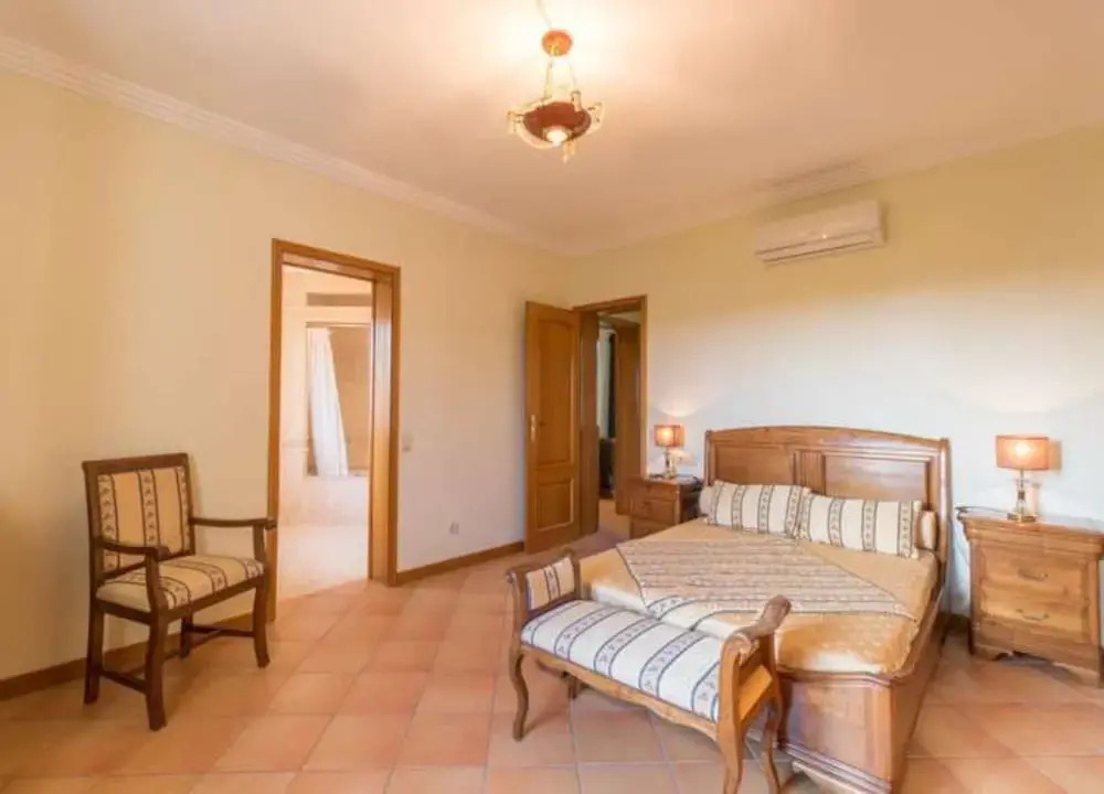 Villa - 4 Bedrooms with Pool and WiFi - 102546