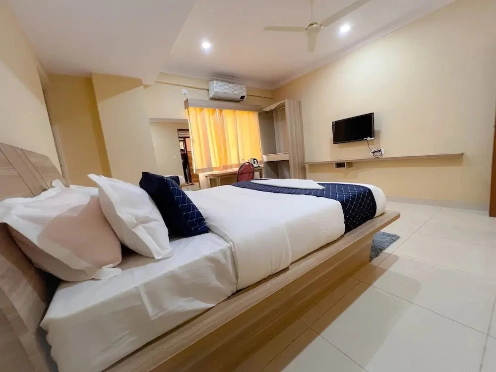 FabHotel BNS Comforts