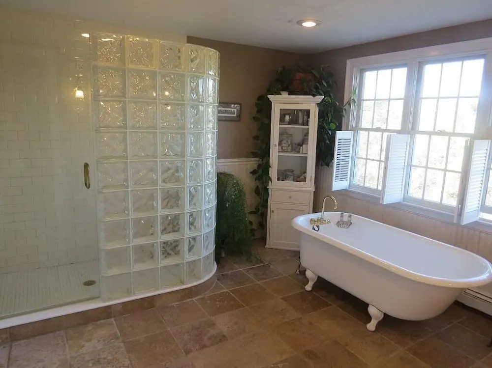76 Indian Hill Road North - Three Bedroom House