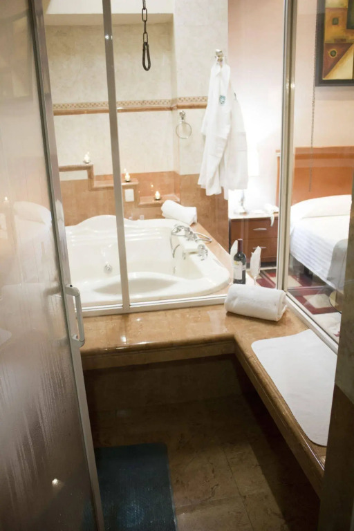Estanza Hotel & Suites