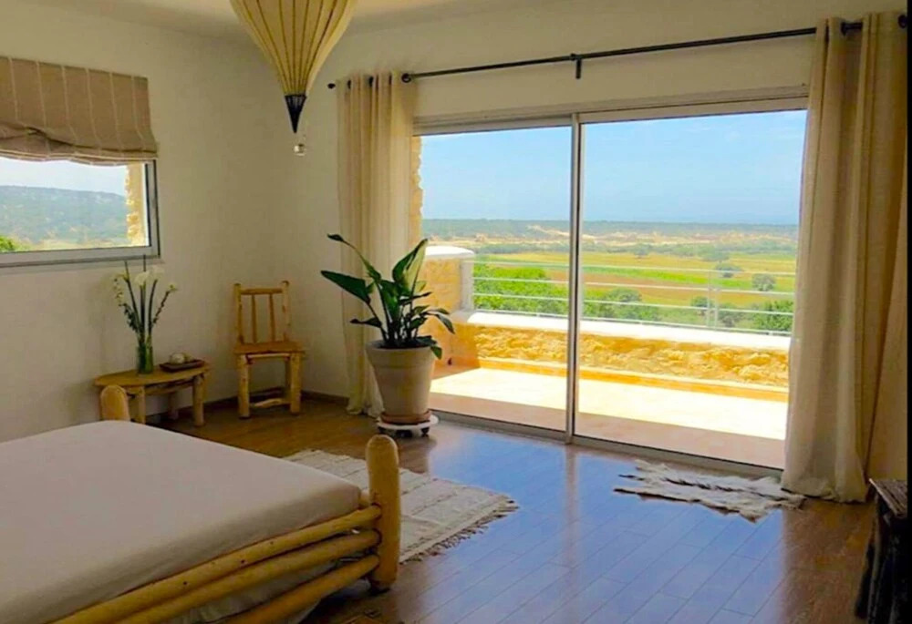 Splendid Villa With sea View