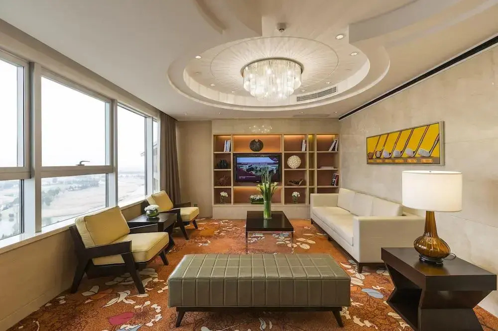 Crowne Plaza Shanghai Anting-20 Minutes drive to National Exhibition and Convention Center & 15 Minutes drive to F1