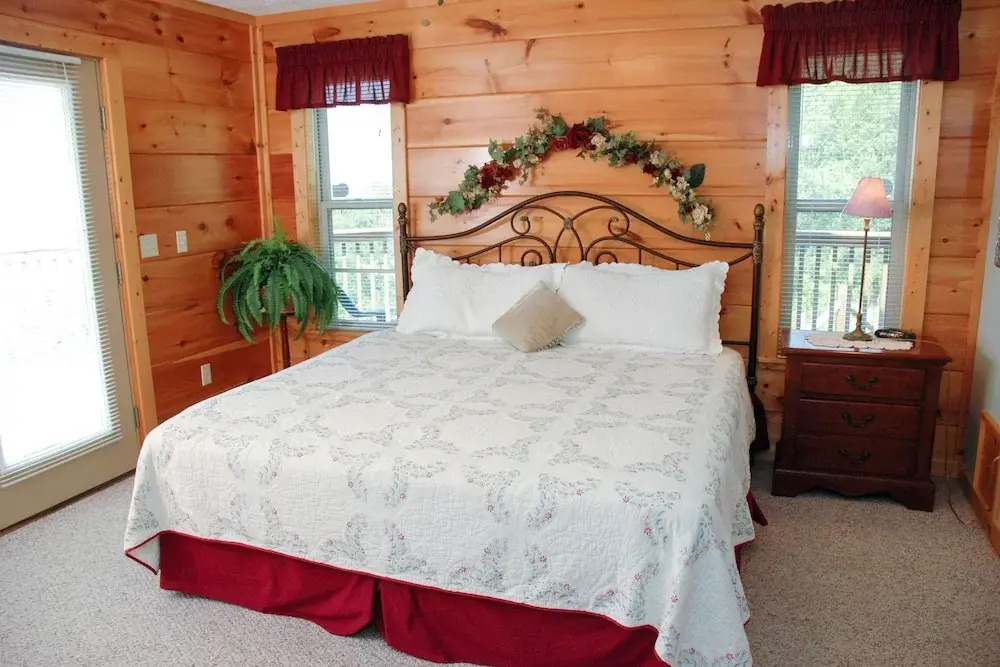 MOUNTAINTOP EXPERIENCE - 4 Br Cabin