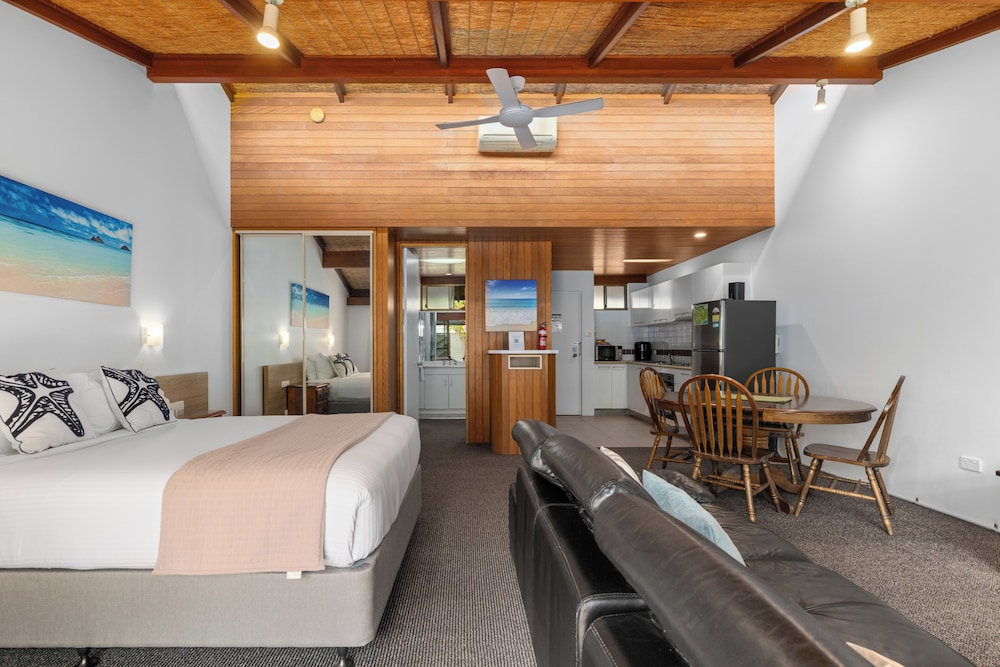 Nautilus Beach Resort by Charlesworth