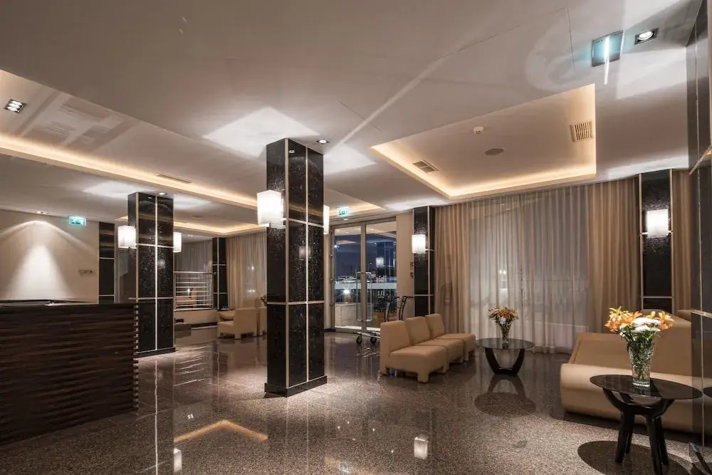 iu Hotel Sumbe