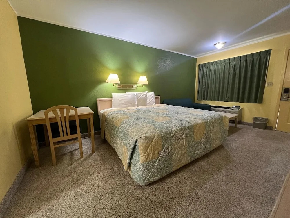 Antlers Inn