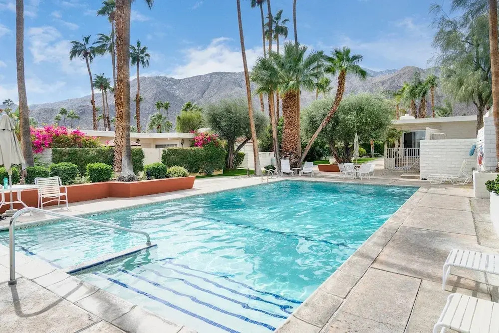 2br/2ba Historic Condo> North Of Old Las Palmas Palm Springs 2 Bedroom Condo