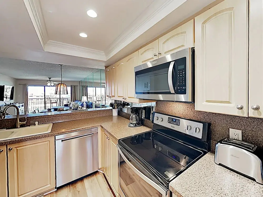 Bayshore Unit 402 - 2 Br Condo