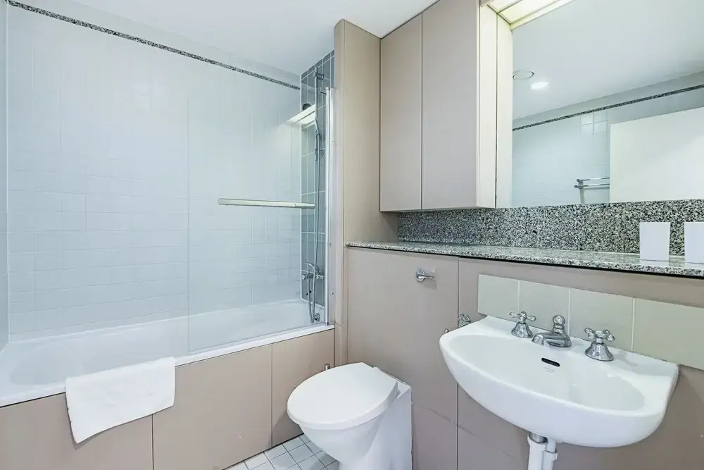 Deluxe Kensington Apartment With Balcony