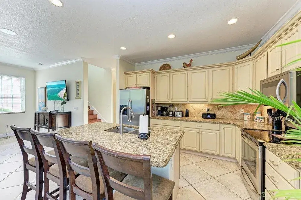 Beautiful Northshore Beauty- 5 Bed-4ba Private Pool Great Location