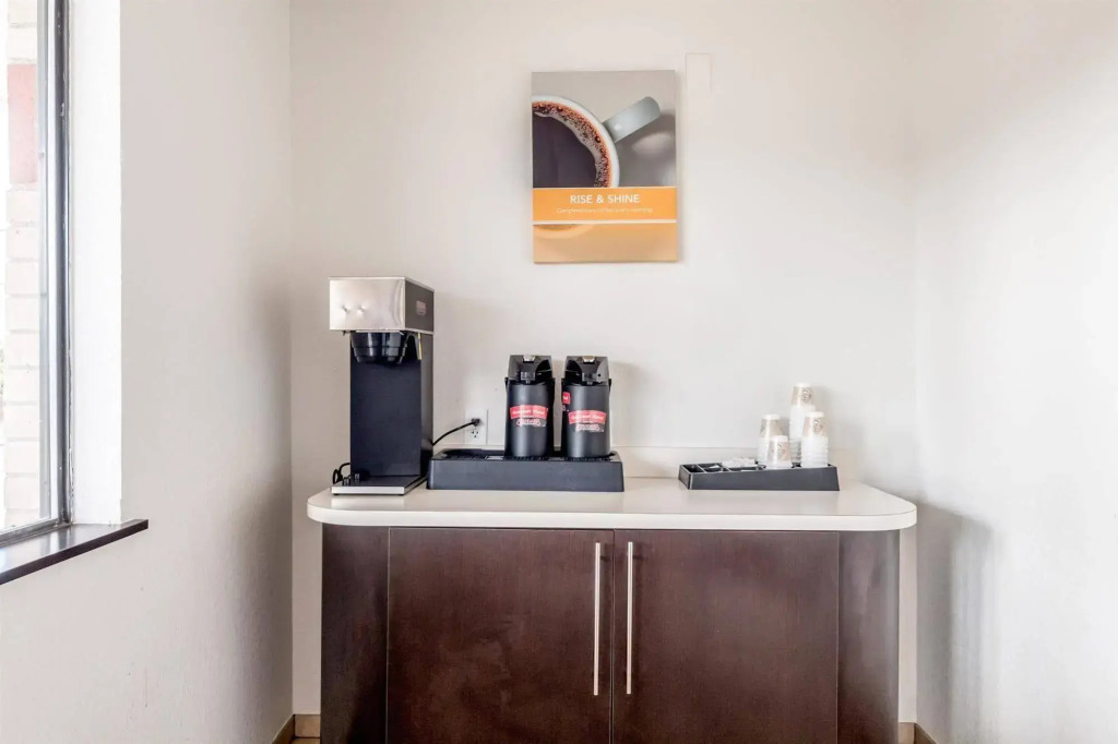 Motel 6 San Antonio, TX - South IH-10 East