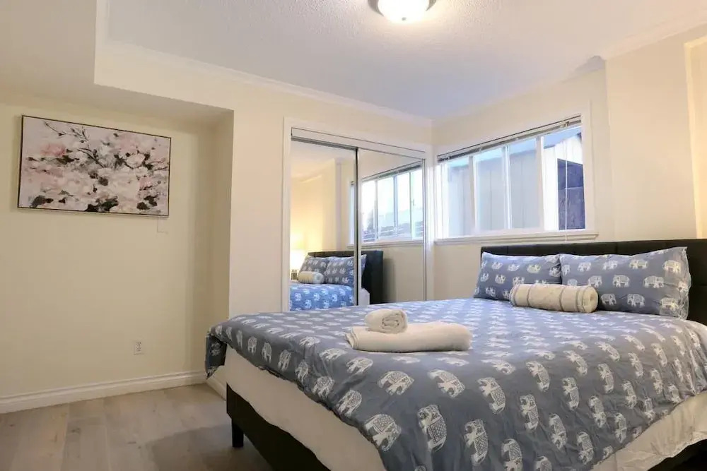 Perfect 3BR Guest Suite Near YVR Airport by Elevate Rooms