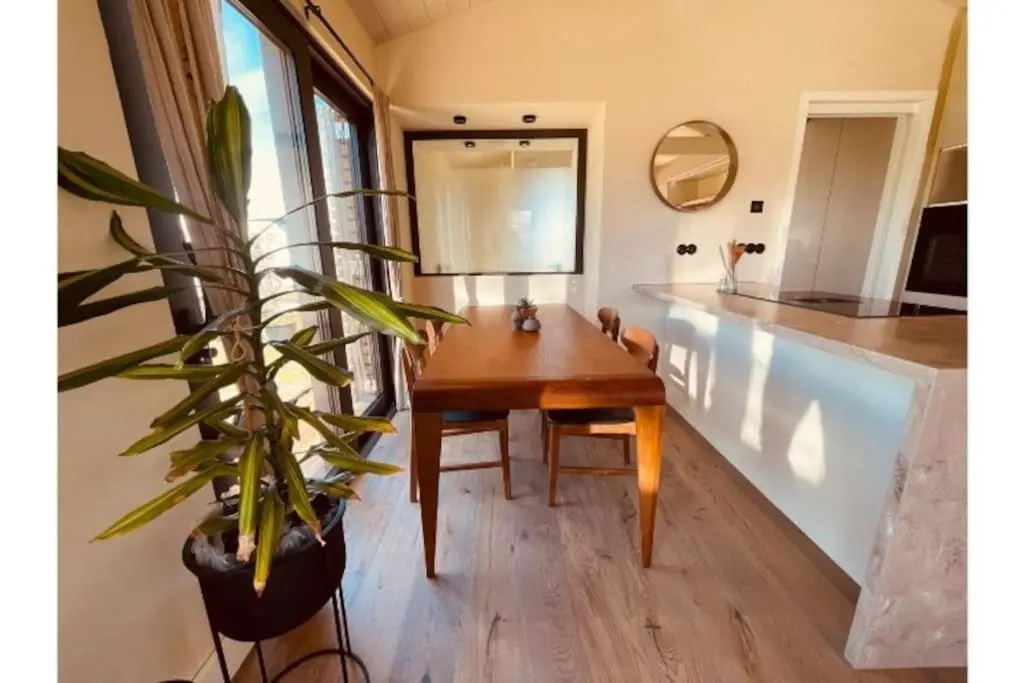Basecamp Tiny House Eco-resort IJmuiden