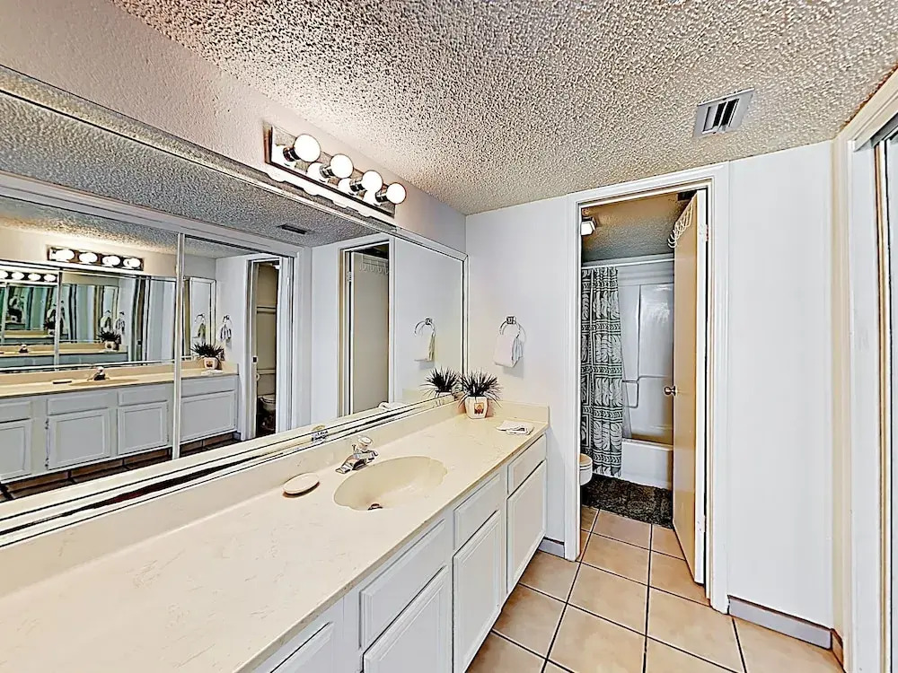 New Listing! Relaxing Beachfront Oasis W/ Pools 2 Bedroom Condo