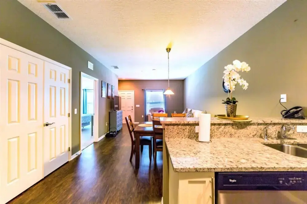 Lucaya Village - 9006 Shine Drive